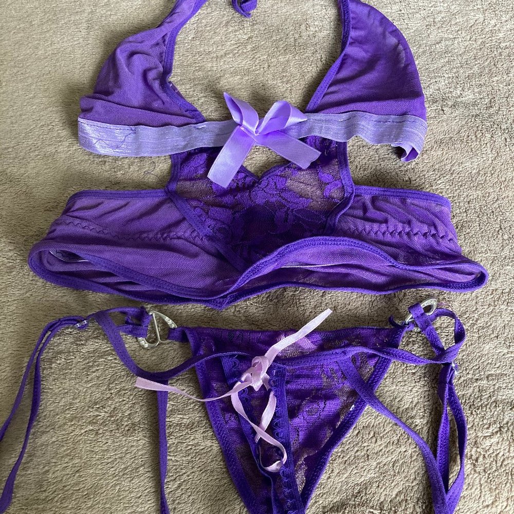 Daphne purple lingerie